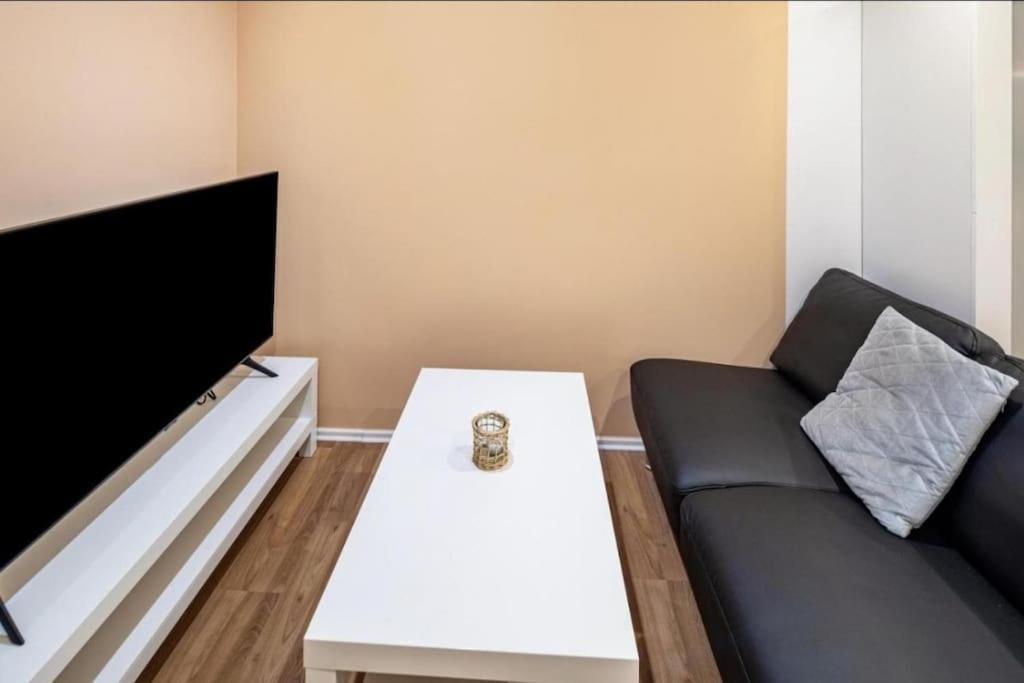 Cityloft Kassel 1 - Zentrale Unterkunft Fuer Gruppen Bis 7 Personen - Parkplatz - Netflix Exterior foto